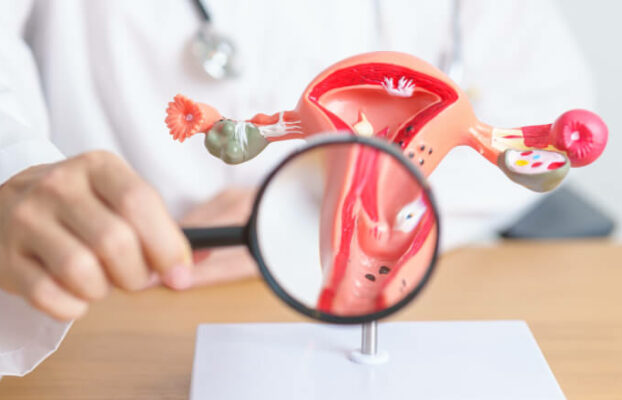 ما هي أسباب ومضاعفات استئصال الرحم المهبلي؟