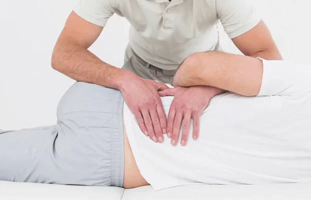 هل العلاج الطبيعي يعالج الانزلاق الغضروفي؟ وداعًا للانزلاق الغضروفي في 5 خطوات