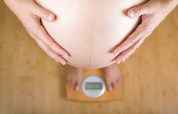 8 نصائح للتحكم بالوزن بعد الحمل مع أفضل اخصائي تغذية في السعودية