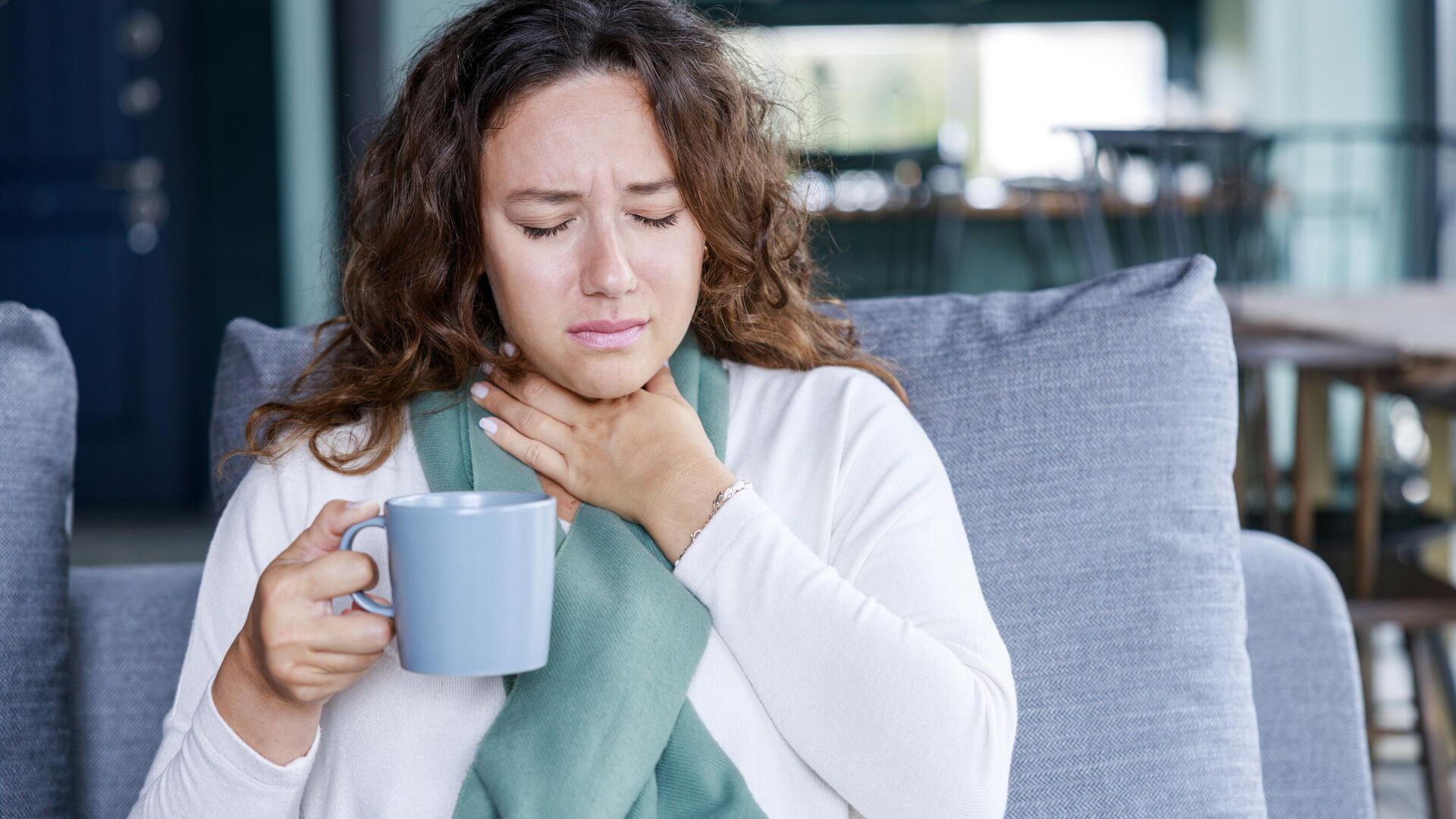 علاج التهاب الحلق: دليلك الشامل لأفضل الطرق الطبية والطبيعية