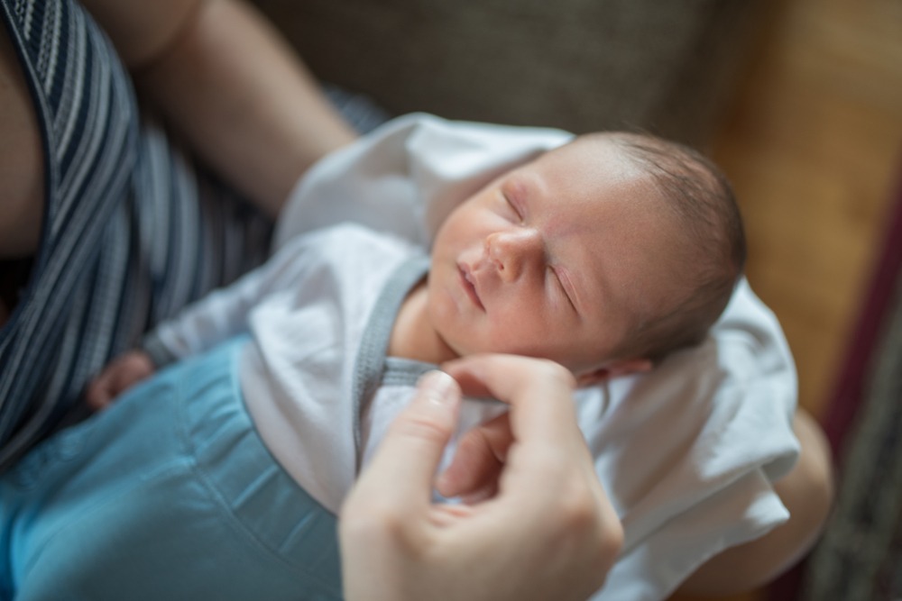 نقص الأكسجين عند الولادة: الأسباب، الأعراض، وطرق العلاج