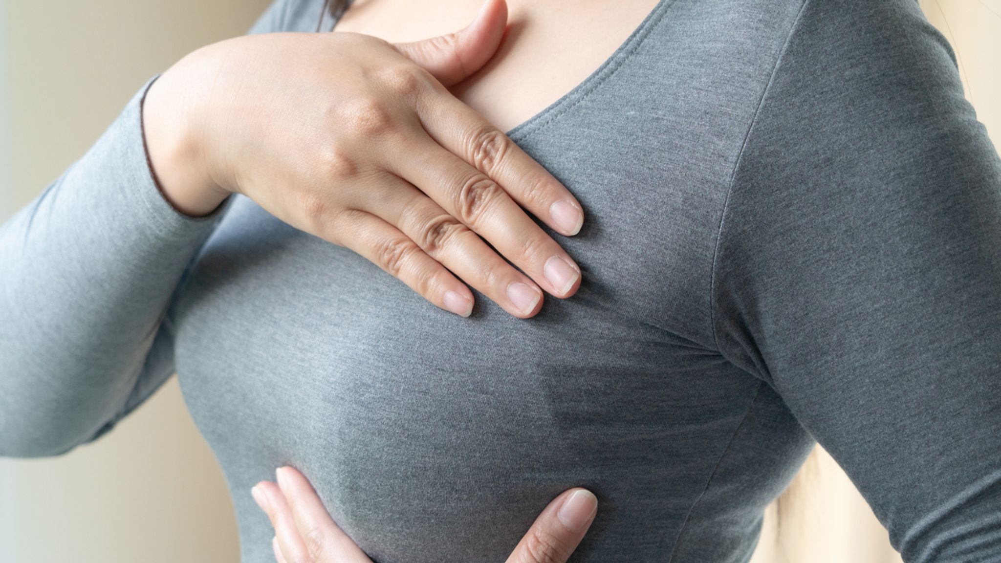 فحص الثدي في المنزل: كيف تقومين به بخطوات بسيطة؟