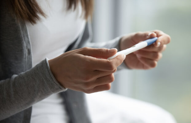 مشاكل العقم المرتبطة بالإباضة: الأسباب، الأعراض، وطرق العلاج