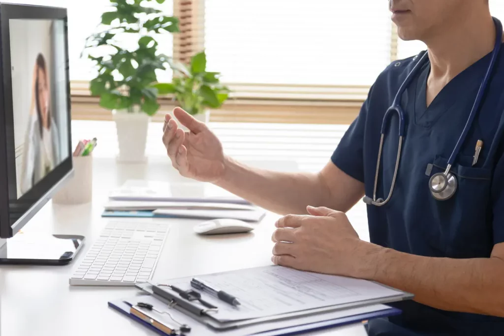 مع حكيم كير، يمكنك أن تبدأ رحلتك الصحية بسهولة: اسأل طبيب مجانًا الآن